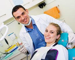 Clínica Dental Portus atendiendo paciente